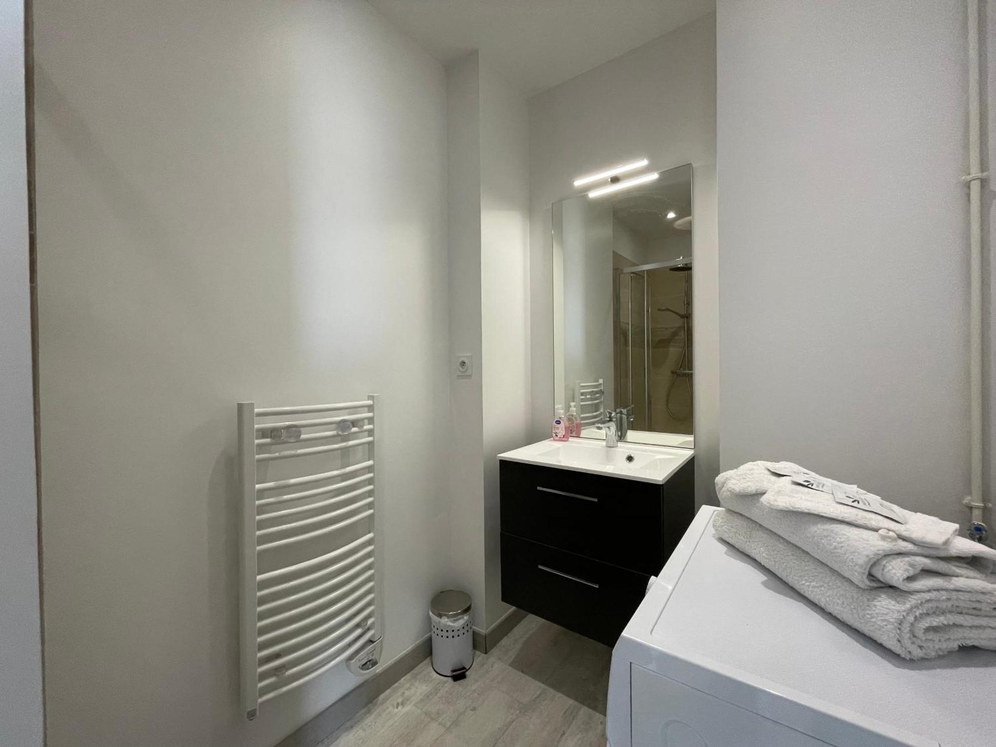 Bel Appartement, 2 Lits Doubles, Parking Gratuit 샤블리 외부 사진